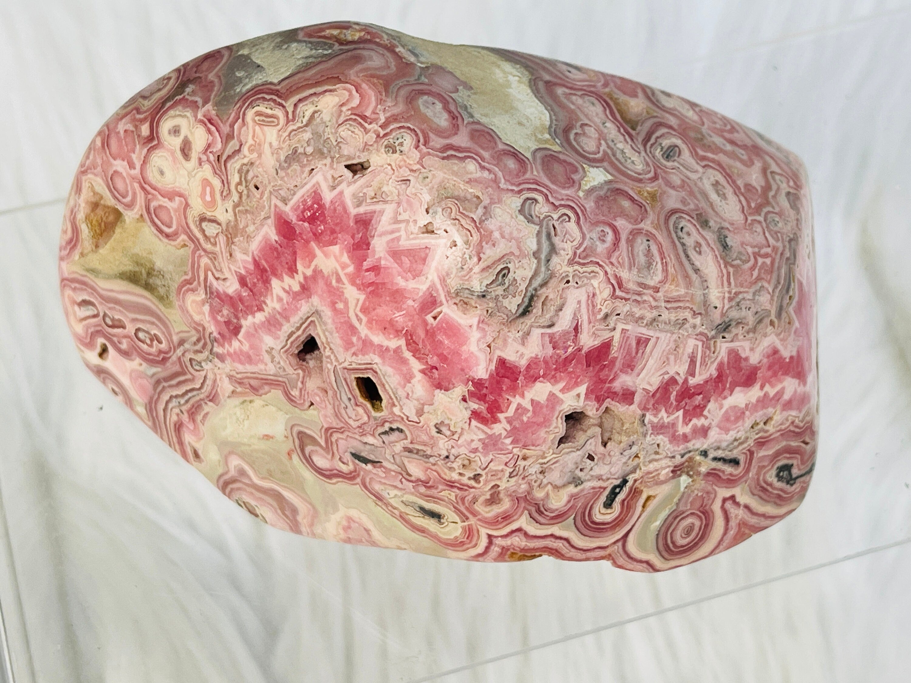 1044g AAA Rhodochrosite Freeform – Collector’s Specimen from Argentina Natural Pink Rhodochrosite | Rare Crystal Statement Piece | Semi-Polished | High-End Mineral Display