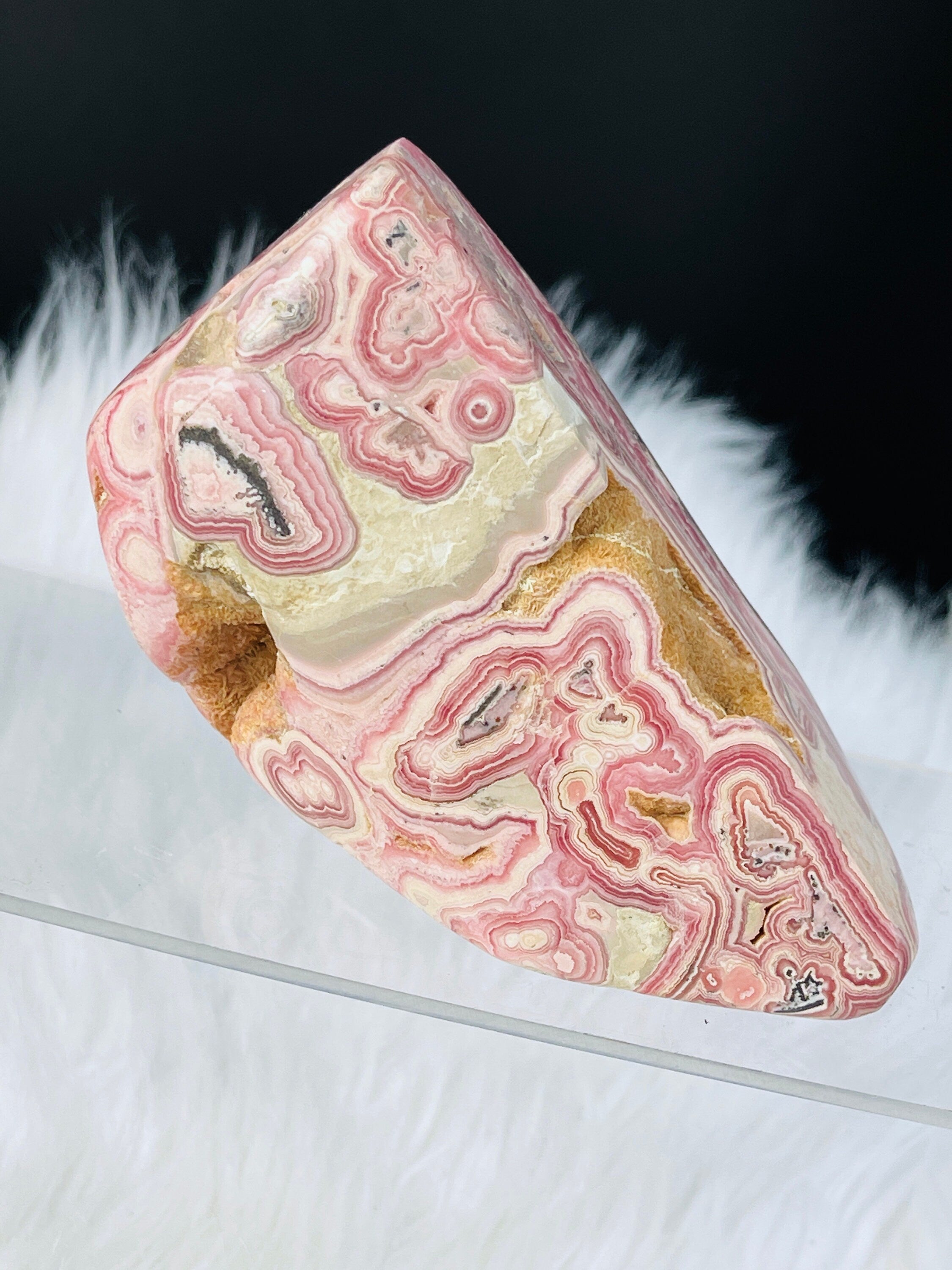 1044g AAA Rhodochrosite Freeform – Collector’s Specimen from Argentina Natural Pink Rhodochrosite | Rare Crystal Statement Piece | Semi-Polished | High-End Mineral Display