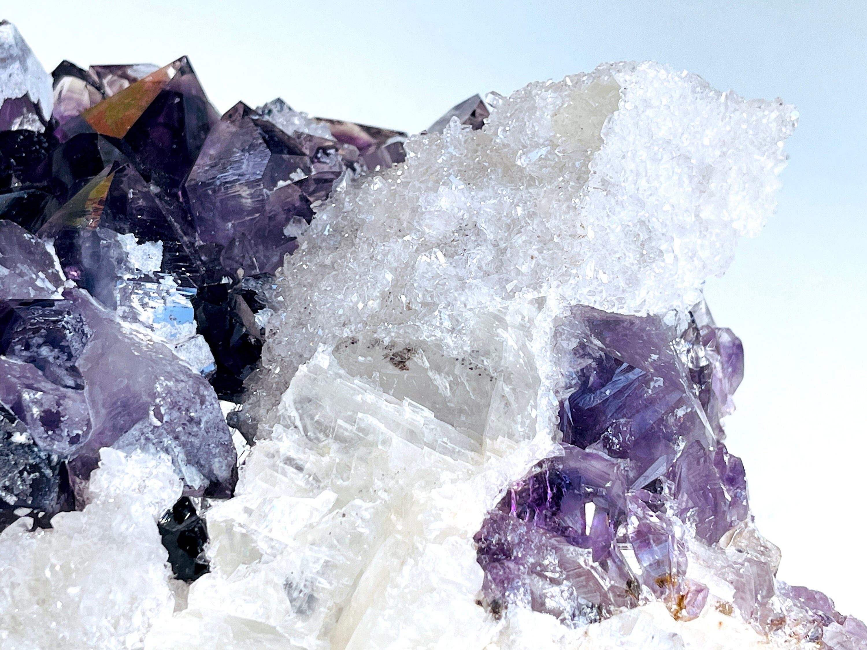 3.7kg Amethyst with Calcite Mineral Specimen– Large Raw Amethyst Cluster, High-Quality Crystal for Collectors & Decor, Natural Healing Stone