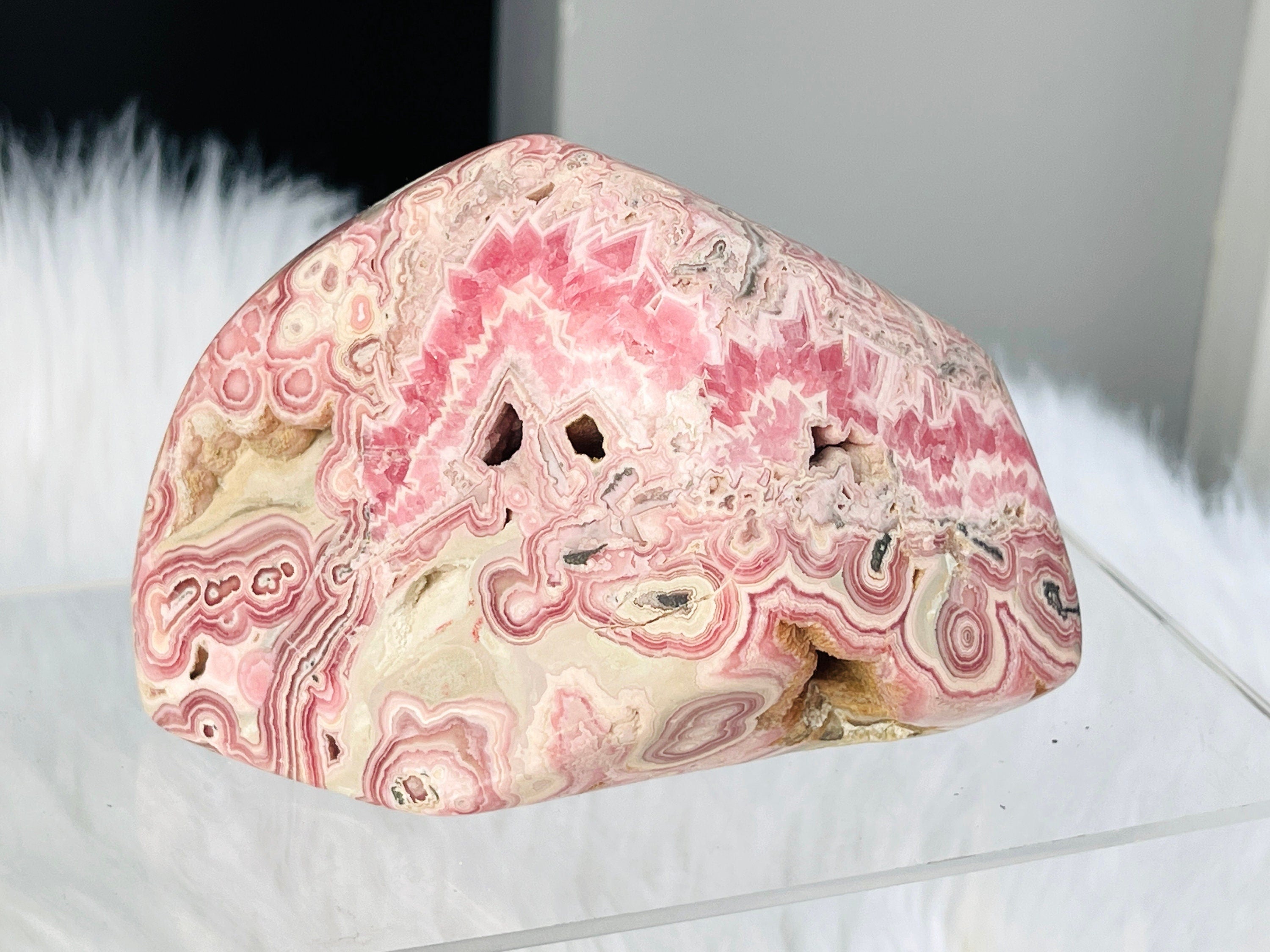 1044g AAA Rhodochrosite Freeform – Collector’s Specimen from Argentina Natural Pink Rhodochrosite | Rare Crystal Statement Piece | Semi-Polished | High-End Mineral Display