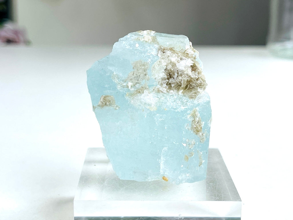 100g Natural Aquamarine Beryl Specimen with Muscovite – Gem-Quality Raw Crystal from Skardu, Pakistan - Million Years Crystal