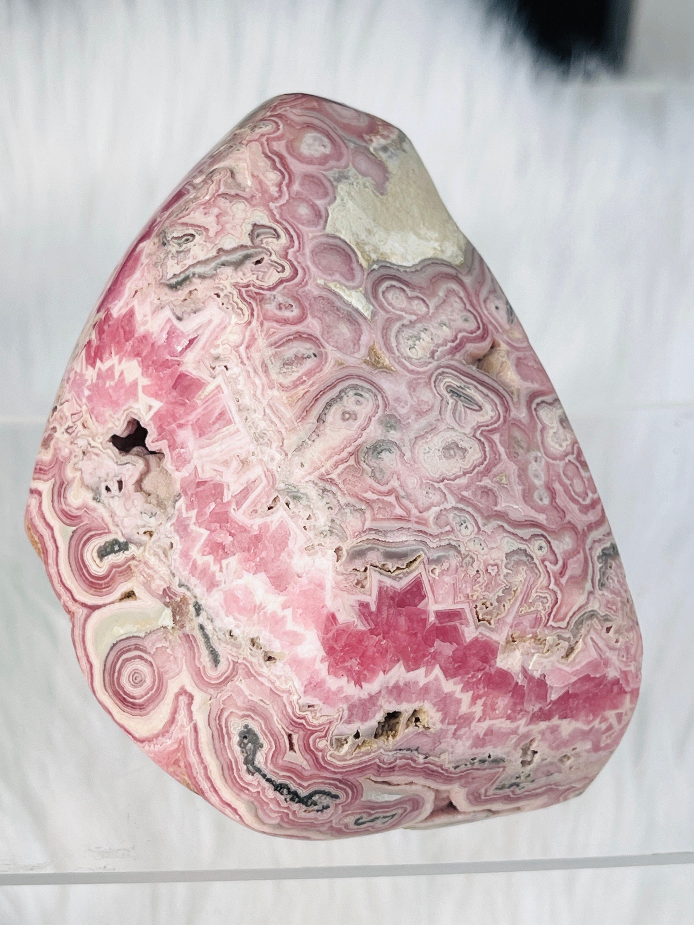 1044g AAA Rhodochrosite Freeform – Collector’s Specimen from Argentina Natural Pink Rhodochrosite | Rare Crystal Statement Piece | Semi-Polished | High-End Mineral Display