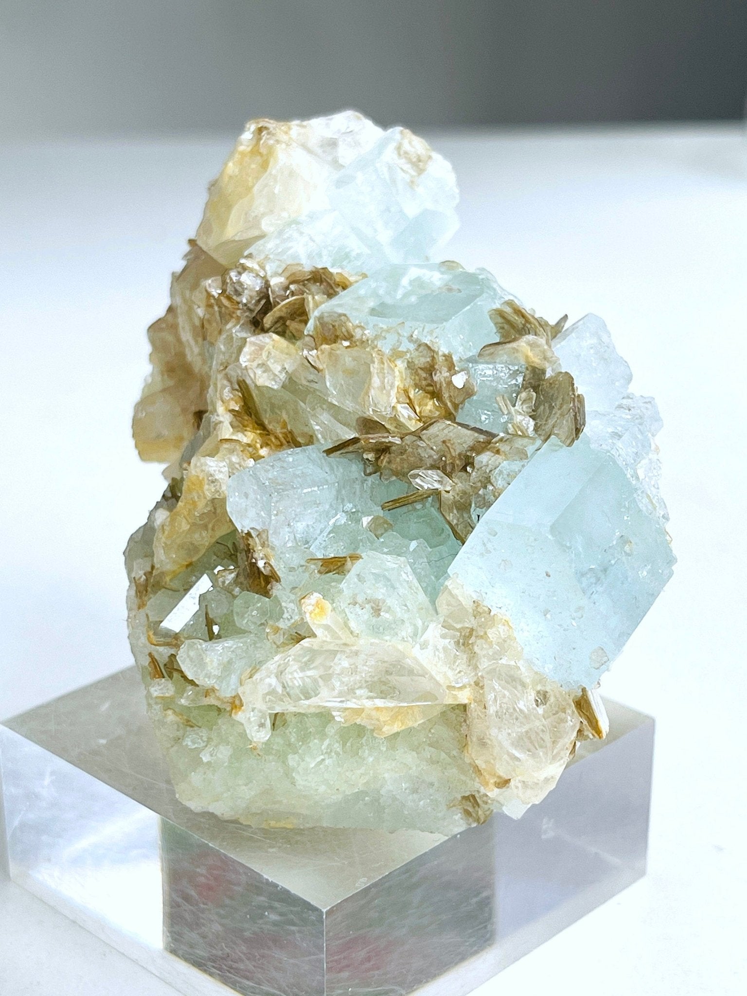 203g Natural Aquamarine Beryl Specimen with Muscovite – Raw Crystal from Skardu, Pakistan - Million Years Crystal