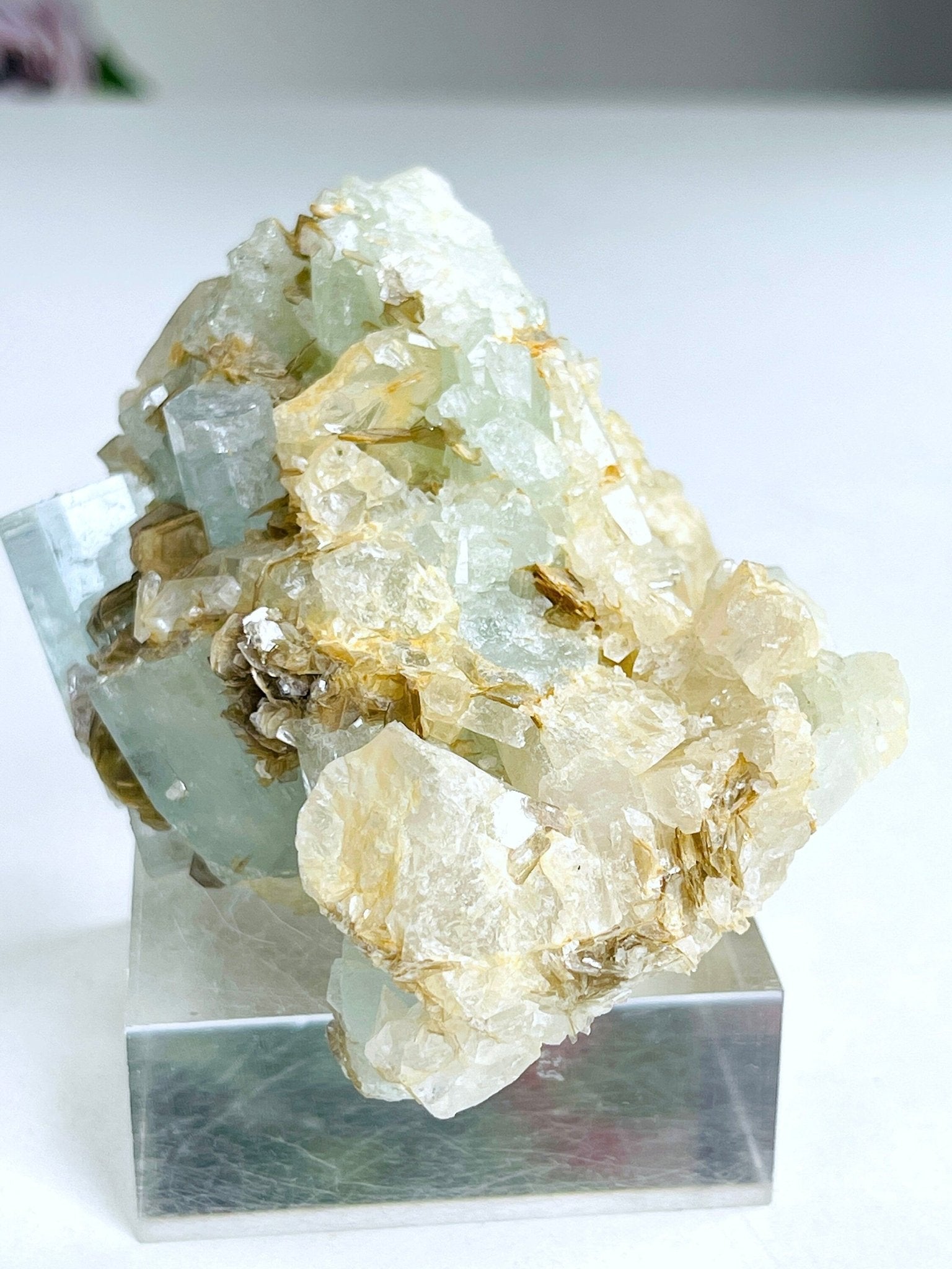 203g Natural Aquamarine Beryl Specimen with Muscovite – Raw Crystal from Skardu, Pakistan - Million Years Crystal