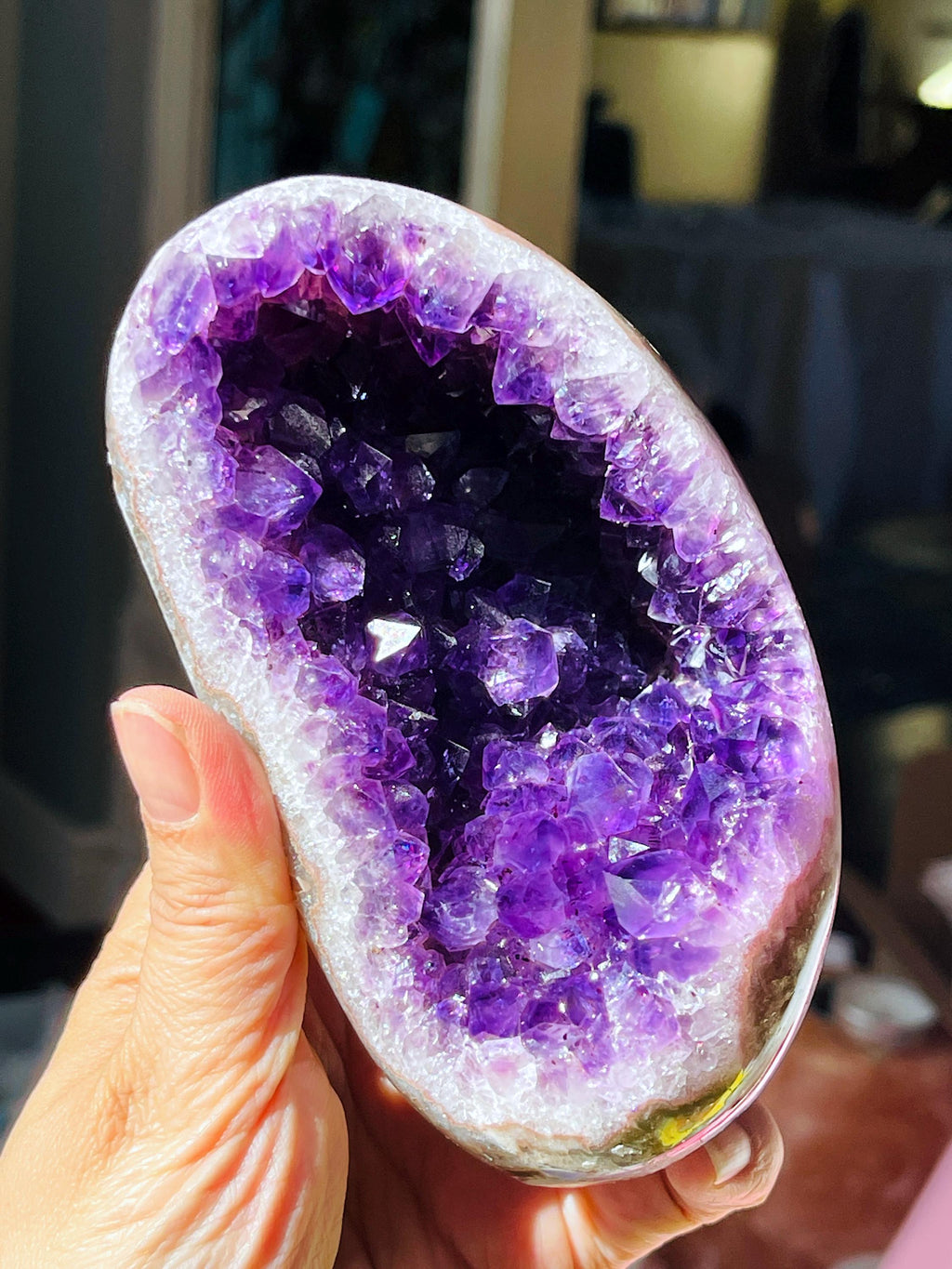 Extraordinary Amethyst Geode Crystal, Amethyst formation, Amethyst Display, Amethyst Specimen Crystal Gift, Unique Gift
