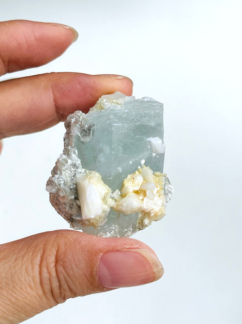 40g Natural Aquamarine Beryl Specimen with Muscovite – Raw Crystal from Skardu, Pakistan