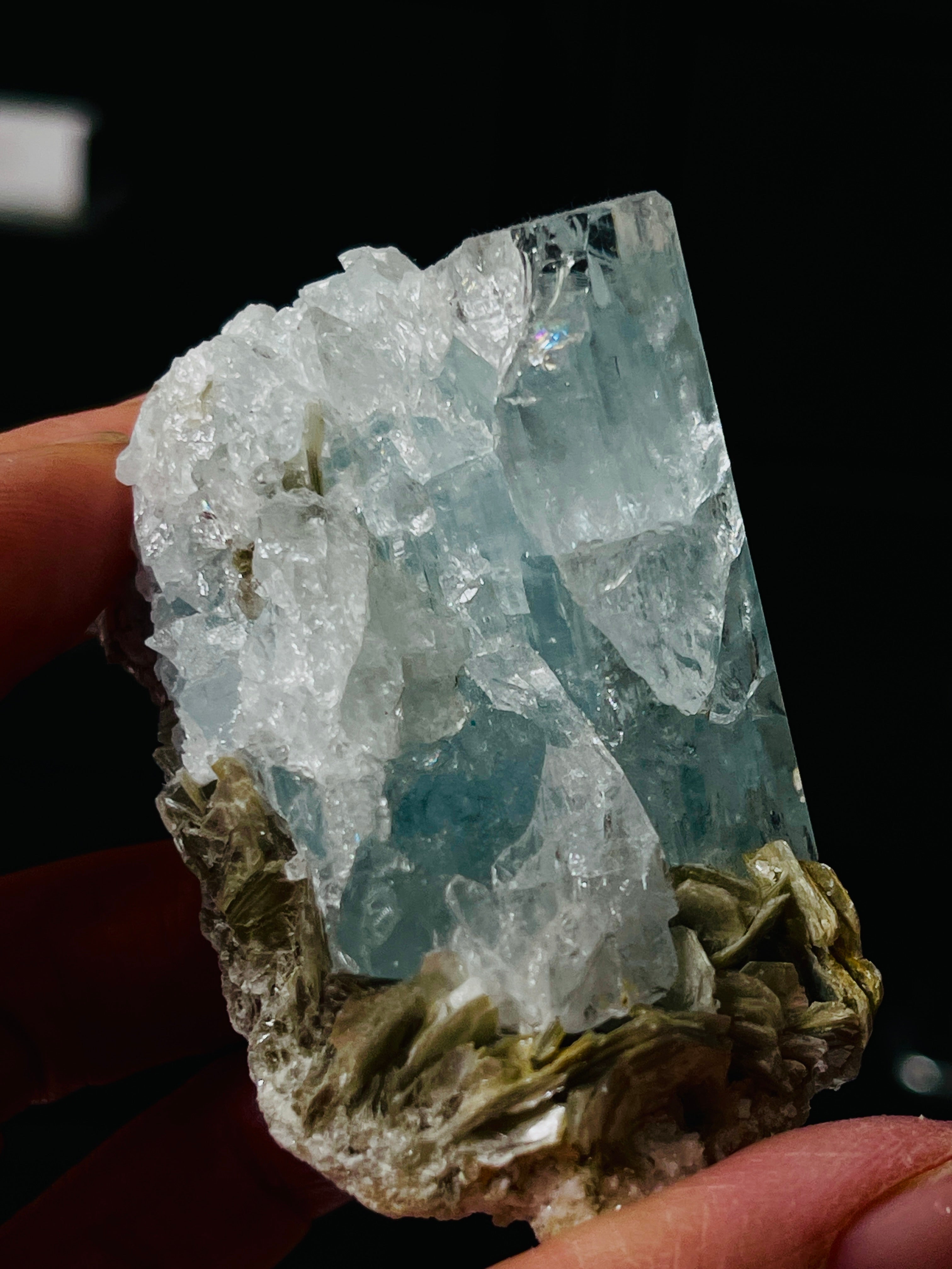 113g Natural Aquamarine Beryl Specimen with Muscovite – Raw Crystal from Skardu, Pakistan