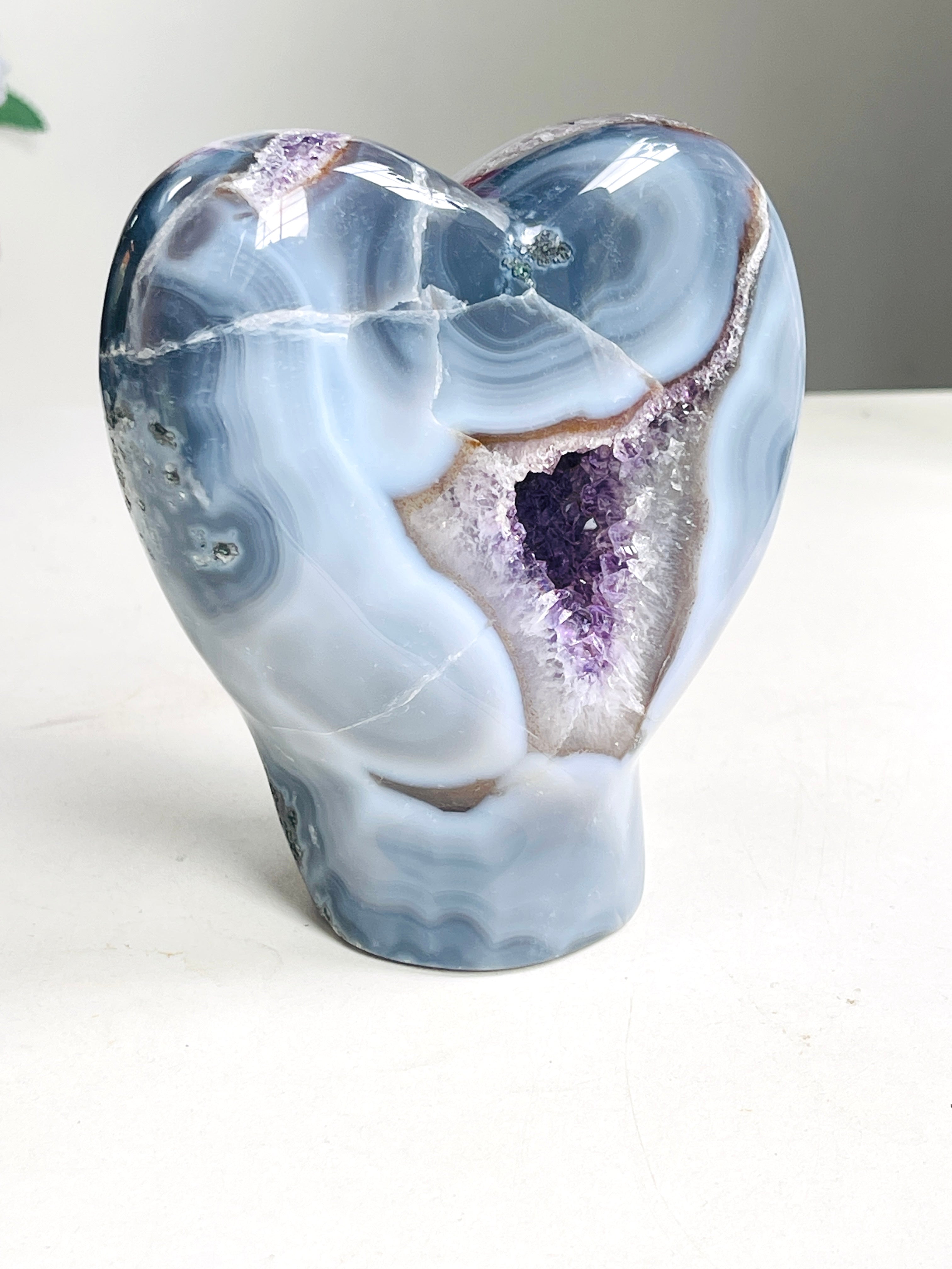 Blue Agate Heart with Amethyst Crystal, selfstanding, 1.09kg