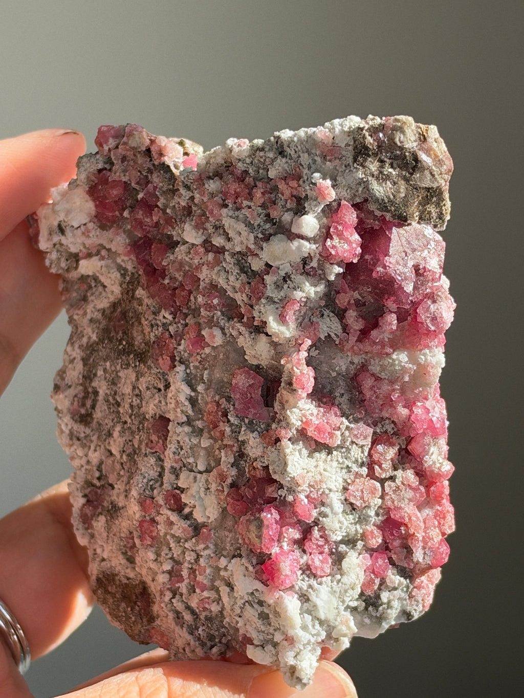 Mexican Raspberry Pink Garnet on Matrix, 205 g