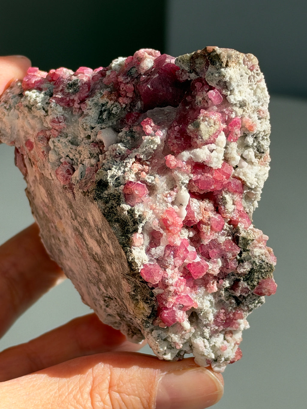 Mexican Raspberry Pink Garnet on Matrix, 205 g