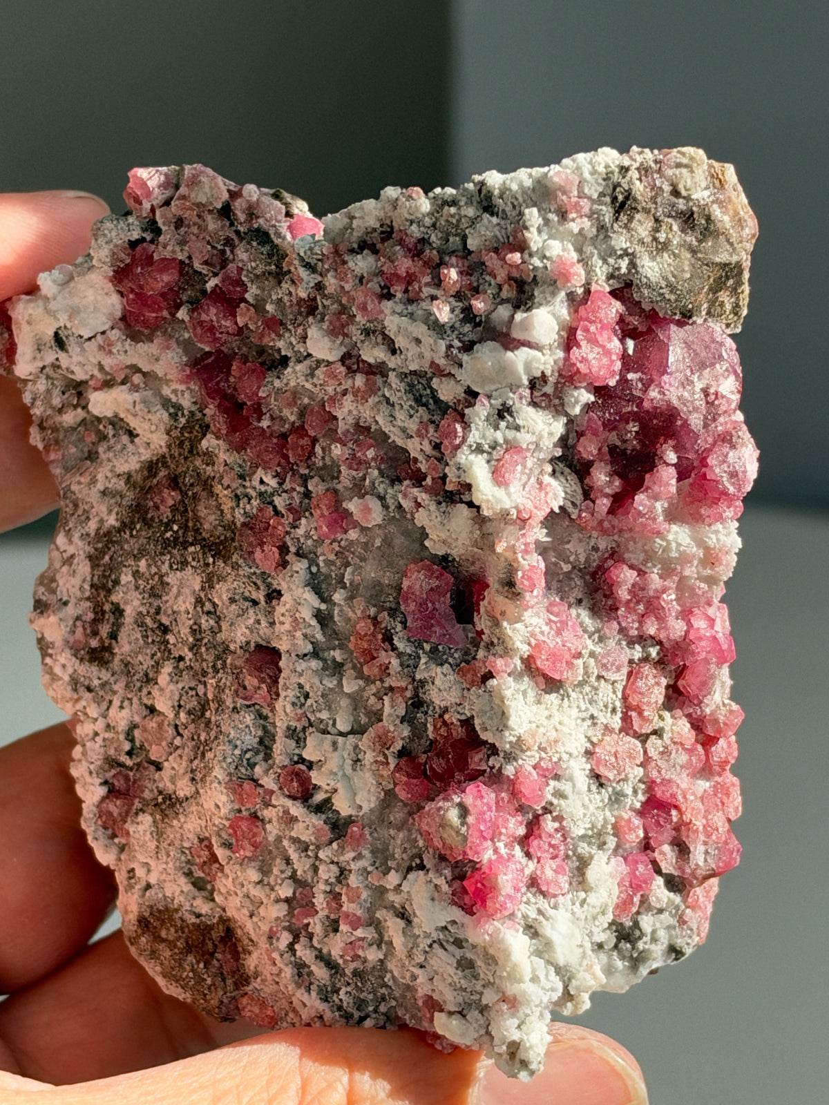 Mexican Raspberry Pink Garnet on Matrix, 205 g
