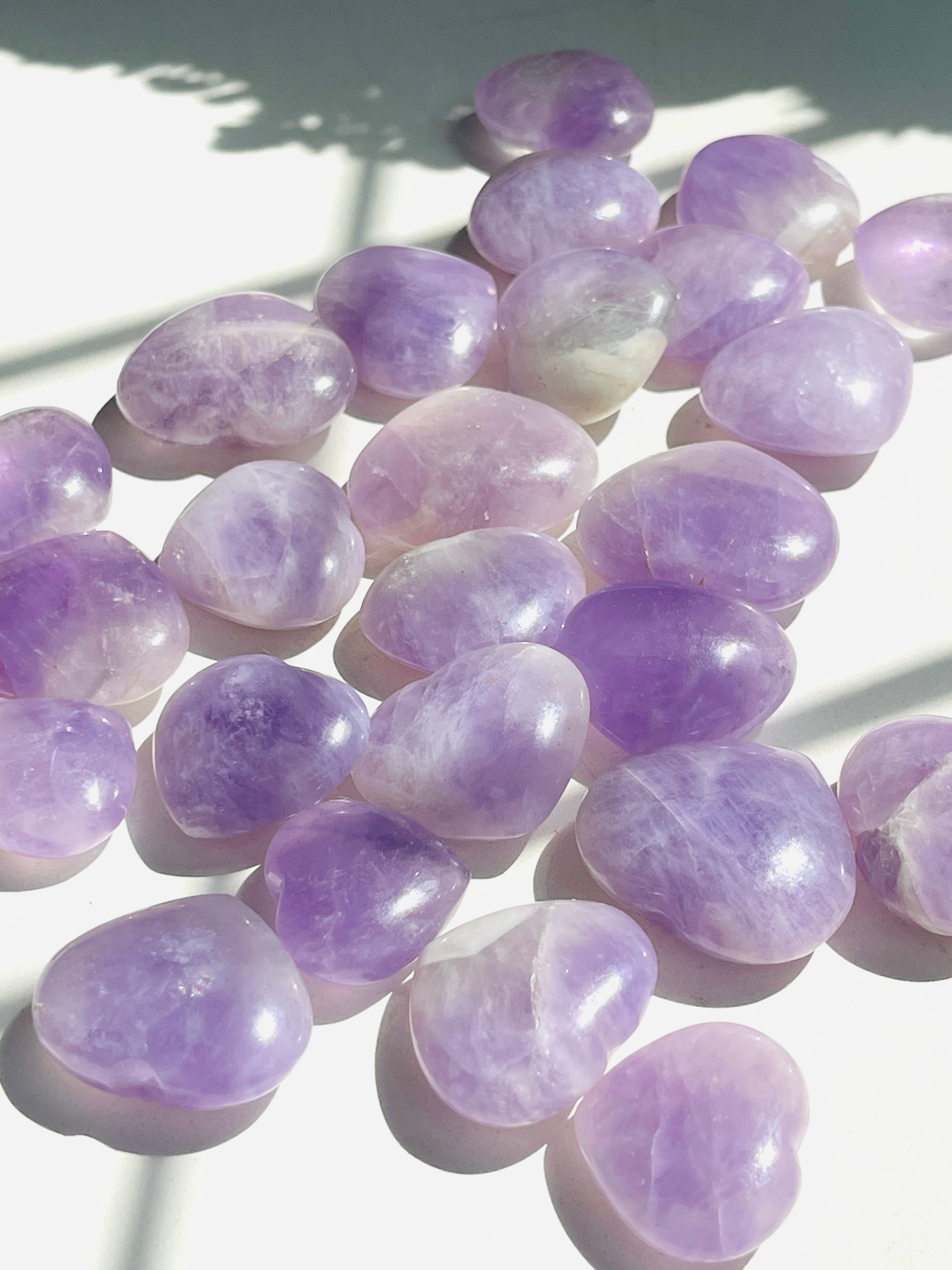 Lavender Amethyst Heart Crystal – Polished Healing Stone, Calming Crystal Gift, Stress Relief, Meditation, Reiki, Spiritual Decor