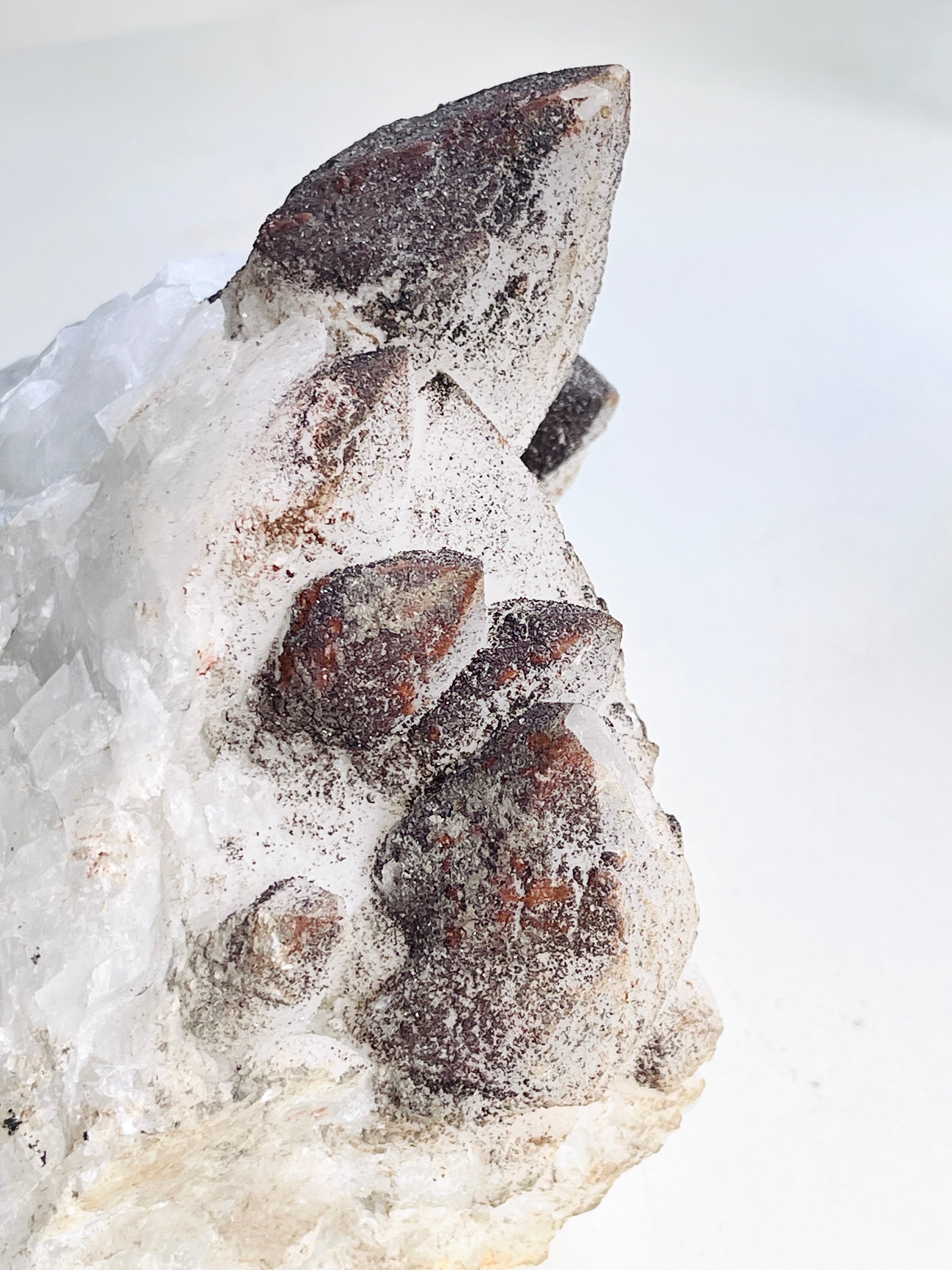 2.8kg Unique Quartz with Rhodochrosite from Djurkovo mine, Laki, Bulgaria, Mineral Specimen, Unique Gift