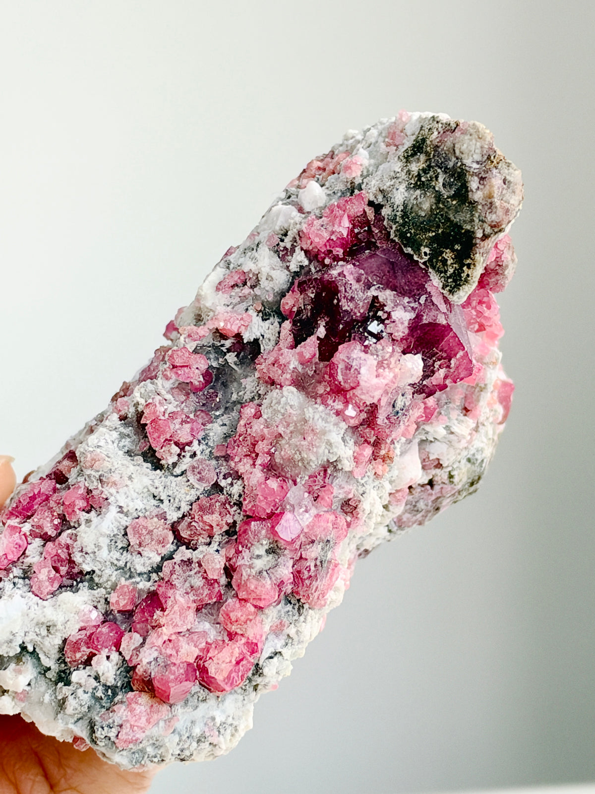 Mexican Raspberry Pink Garnet on Matrix, 205 g