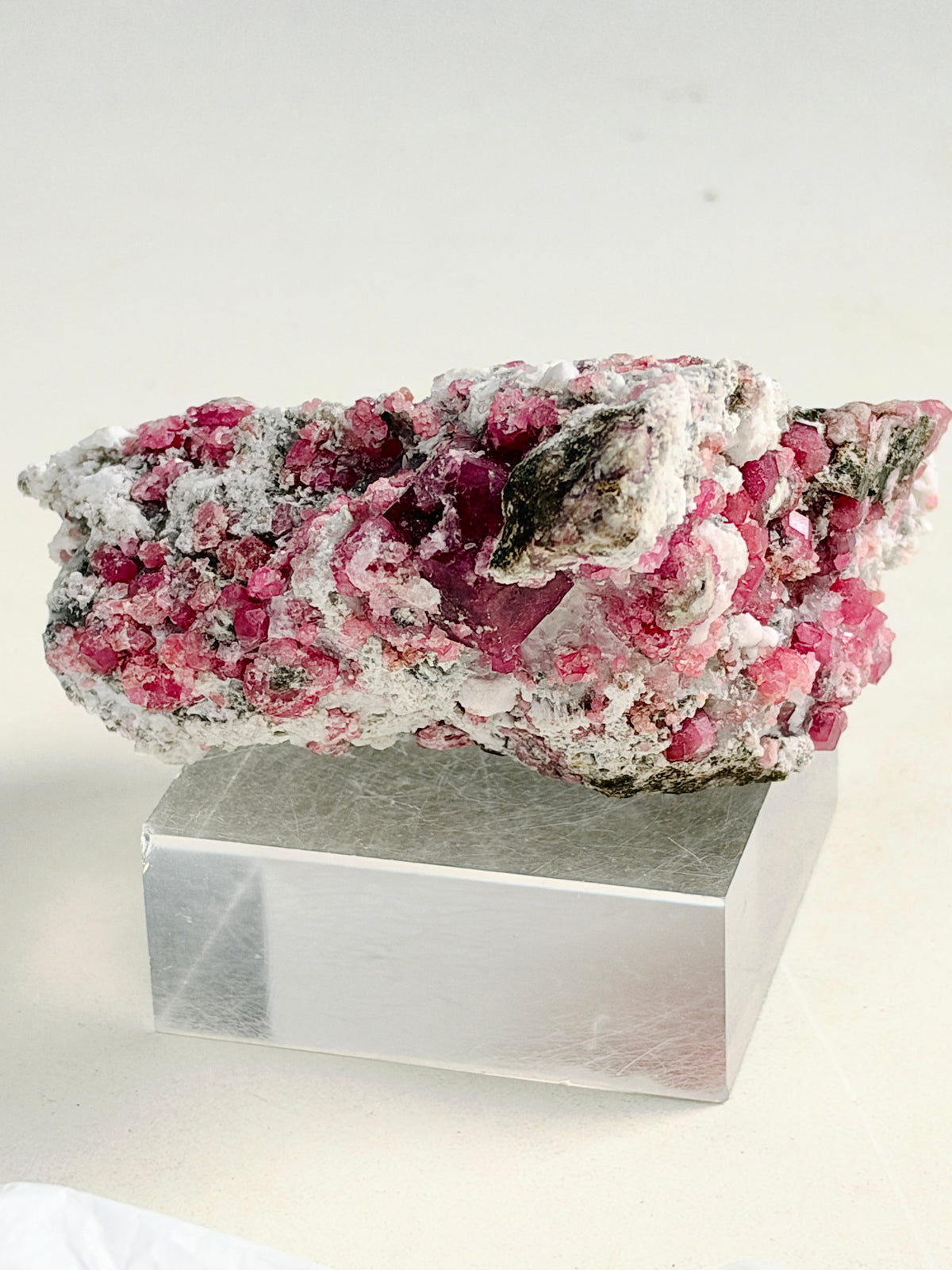 Mexican Raspberry Pink Garnet on Matrix, 205 g