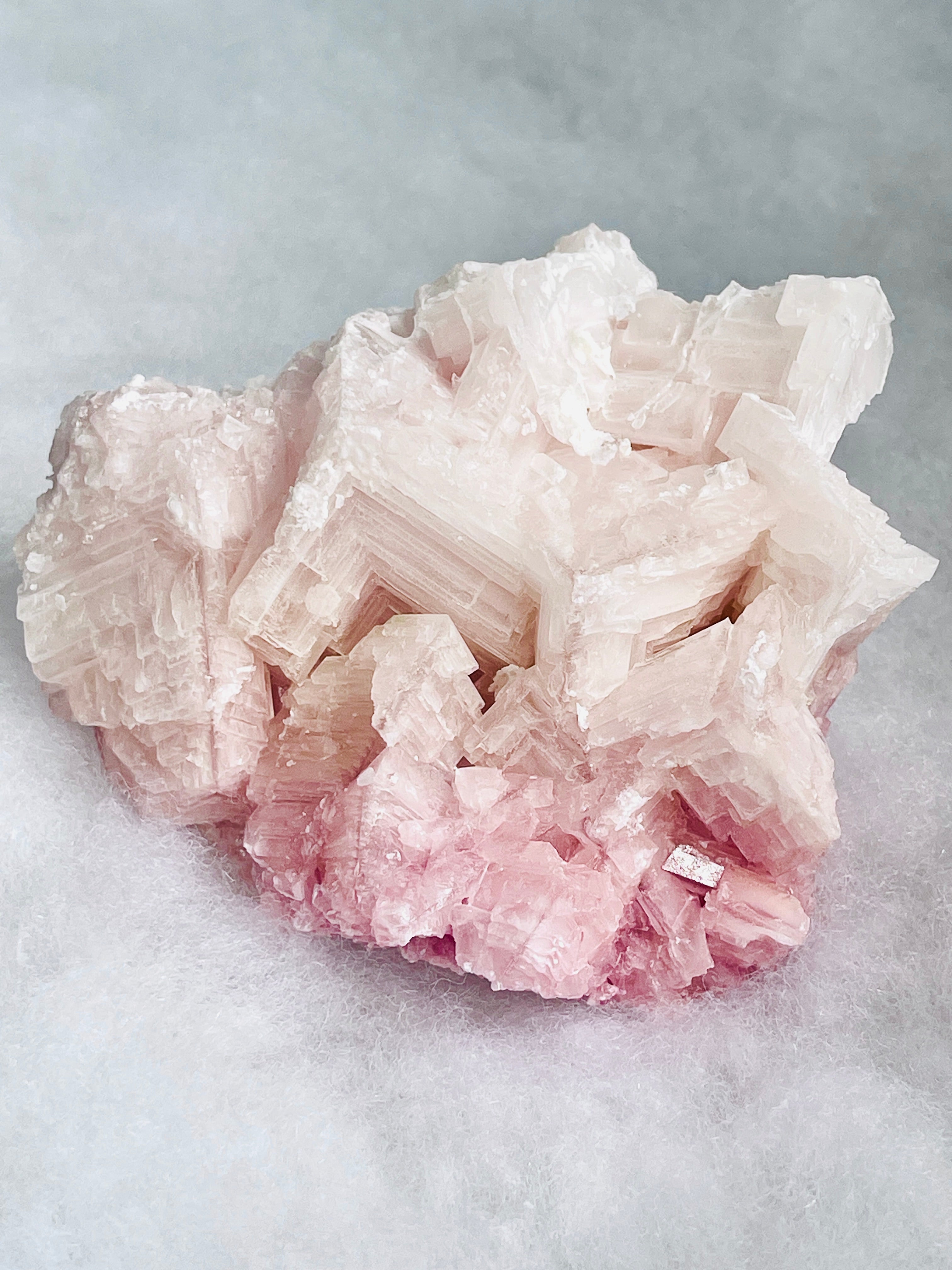 Pink Halite Specimen – Natural Salt Crystal, Owens Lake California- 342g