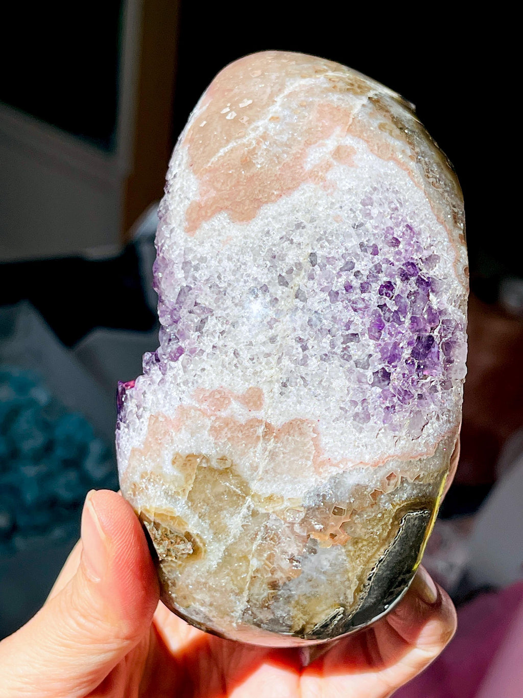 Extraordinary Amethyst Geode Crystal, Amethyst formation, Amethyst Display, Amethyst Specimen Crystal Gift, Unique Gift