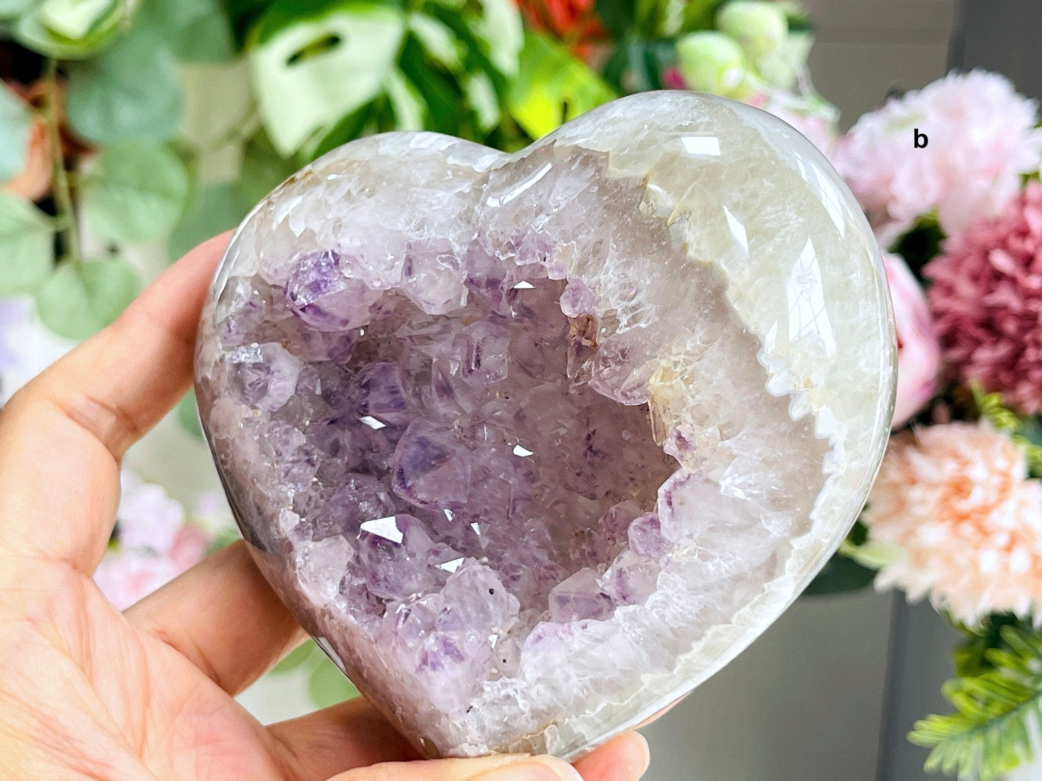 Druzy Agate Heart - Million Years Crystal