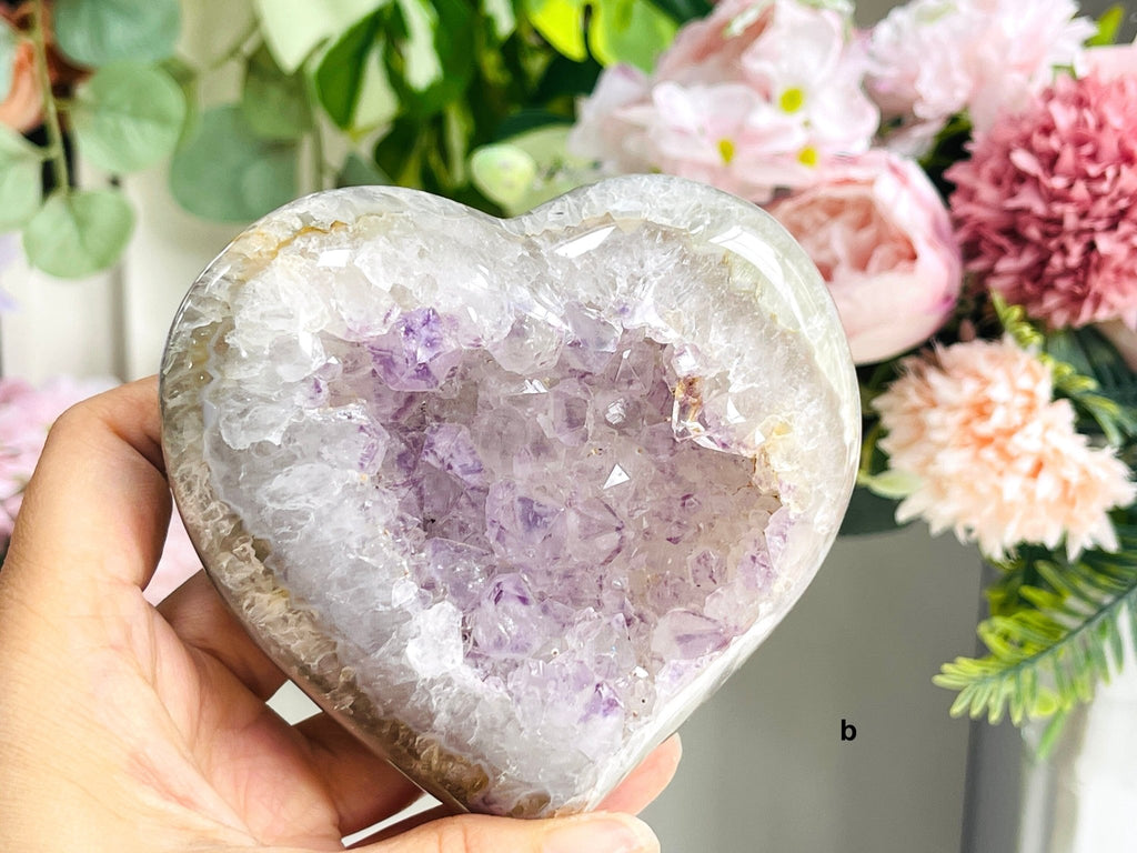 Druzy Agate Heart - Million Years Crystal