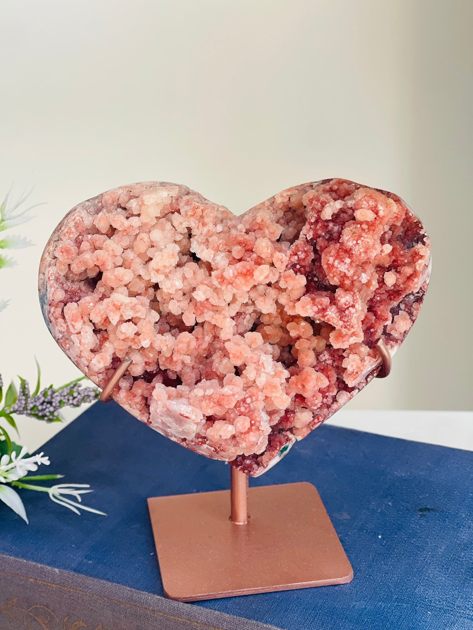 ピンクアメジスト　キラキラハート　Pink Amethyst Heart Druzy Pink Amethyst Heart with Stand | Million Years Crystal