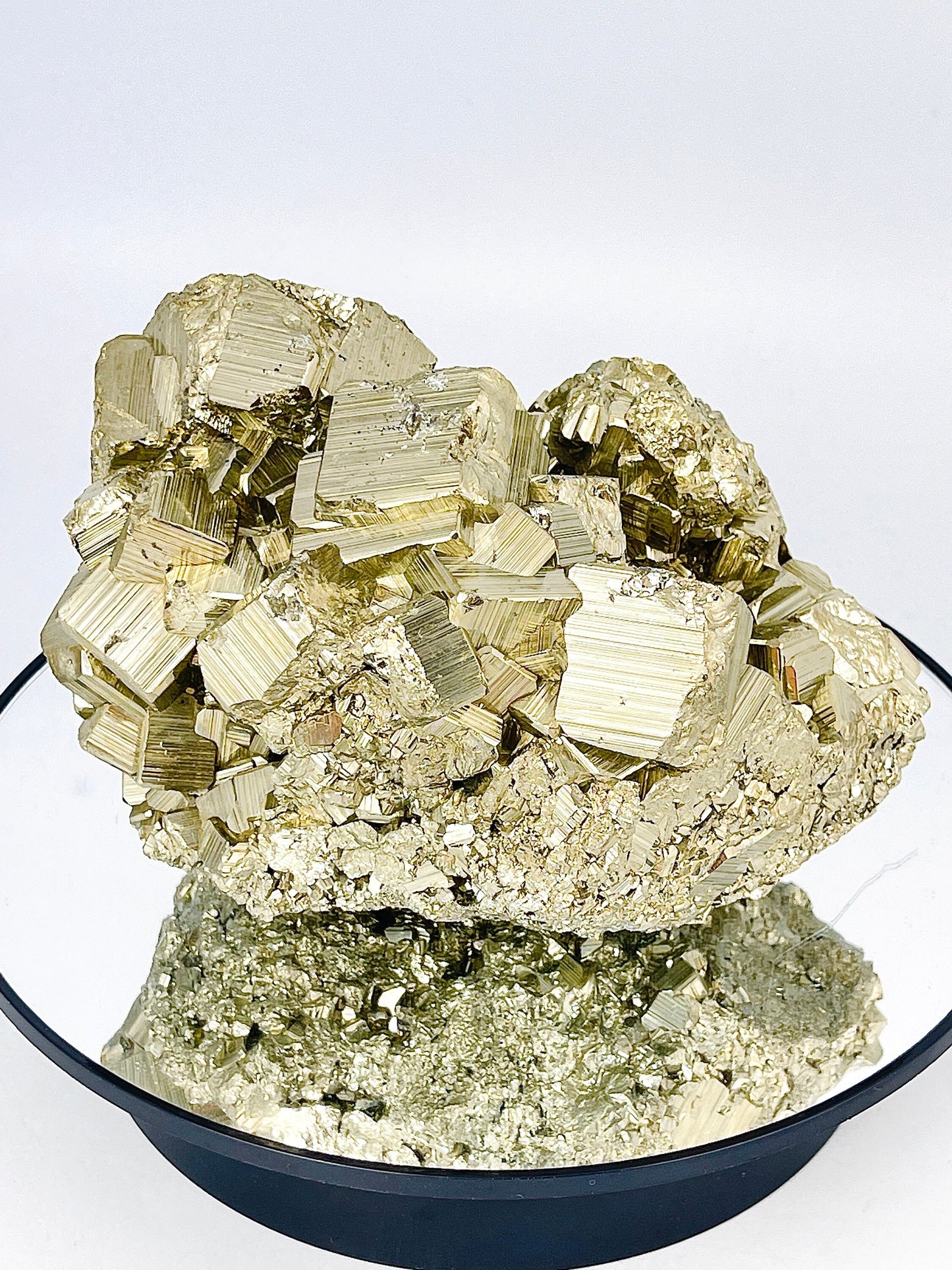 2.8kg Sparkling Pyrite Crystal,