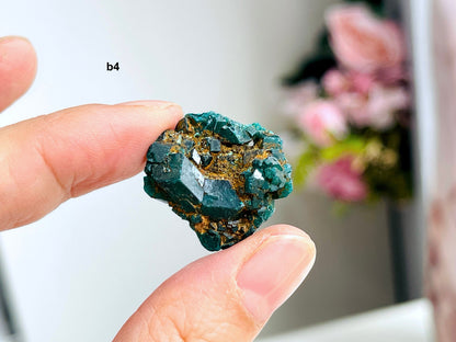 Dioptase Specimen, Dioptase from Sanda Hills,Mindouli,Pool Department,Mindouli District,Congo,green DioptaseCrystal,Dioptase Cluster -1