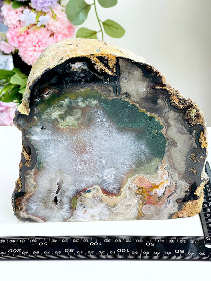 2.5kg Natural High Quality Agate Geode