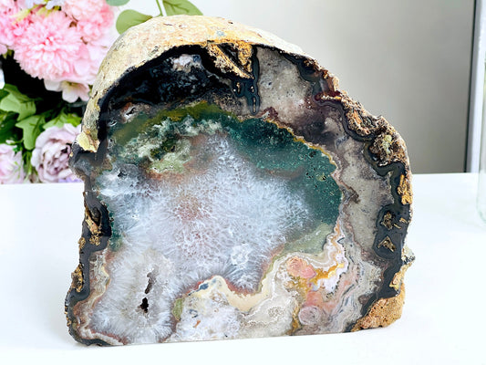 2.5kg Natural High Quality Agate Geode