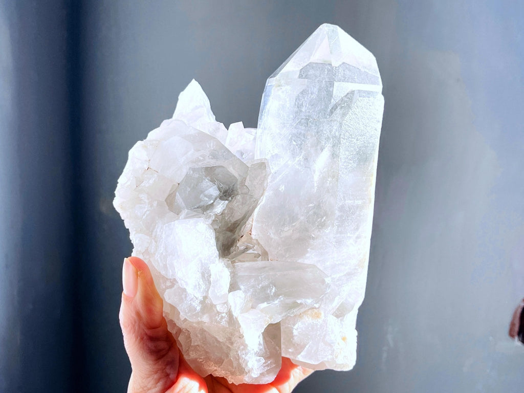 Natural Quartz Crystal, 1.3kg Large Quartz Crystal with big points, Healing Crystals, Crystal Gift - Million Years Crystal