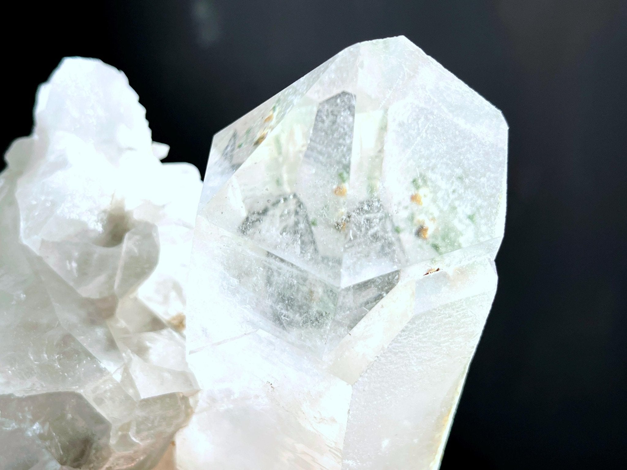 Natural Quartz Crystal, 1.3kg Large Quartz Crystal with big points, Healing Crystals, Crystal Gift - Million Years Crystal