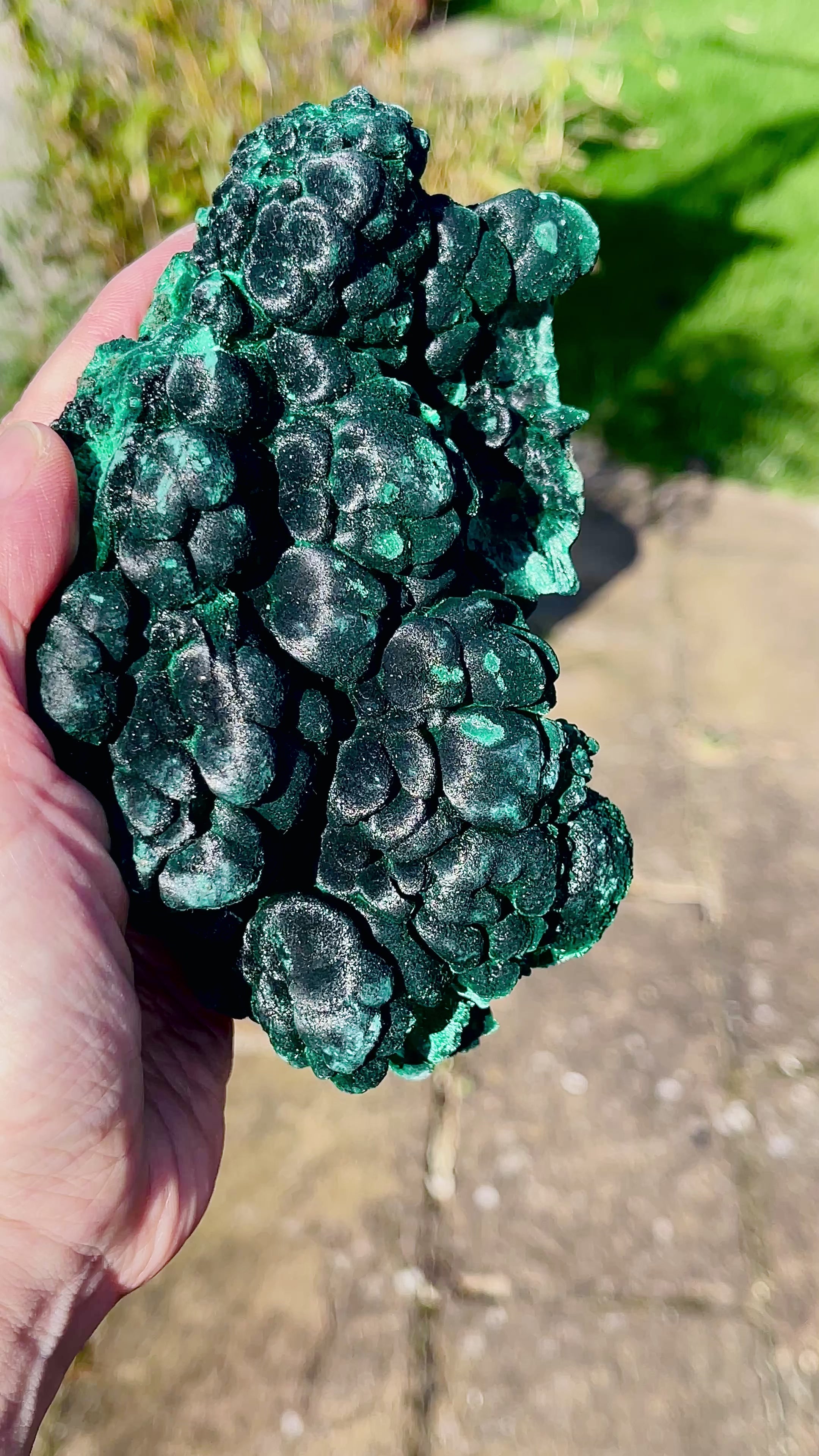 Malachite Specimen, 1062g Botryoidal Malachite