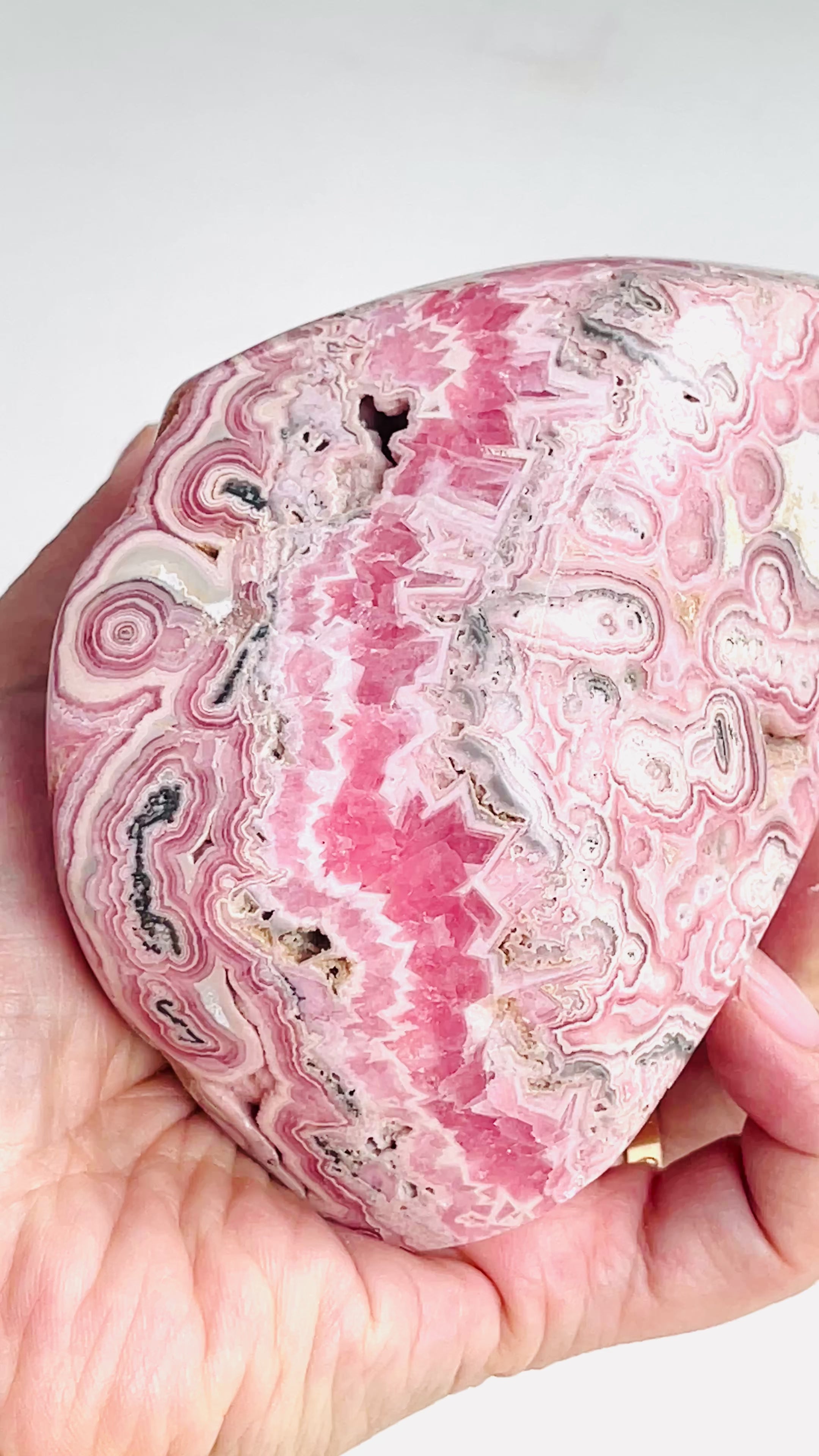 1044g AAA Rhodochrosite Freeform – Collector’s Specimen from Argentina Natural Pink Rhodochrosite | Rare Crystal Statement Piece | Semi-Polished | High-End Mineral Display